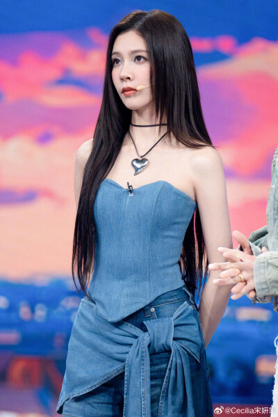 宋妍霏