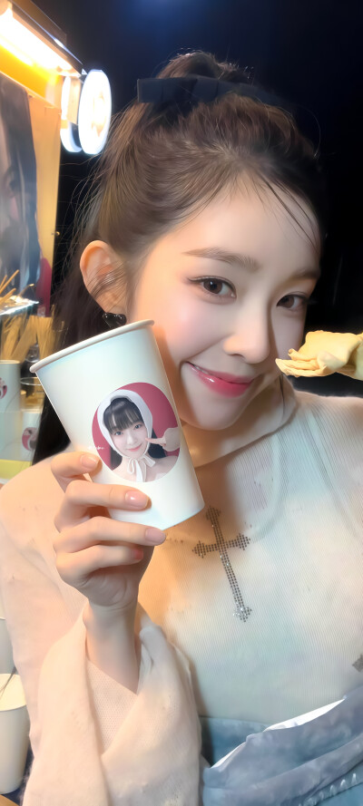 ^_−☆