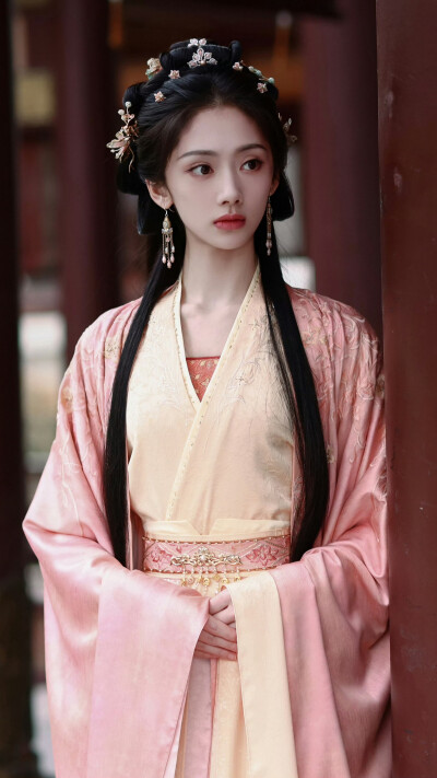 献鱼 廖停雁 王影璐