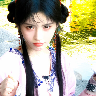 鞠婧祎