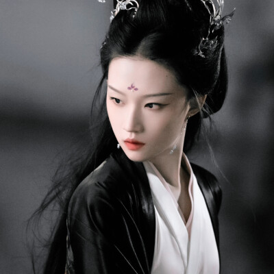 “你想娶妖”
“我想娶你 谁让柳娘子是妖呢”