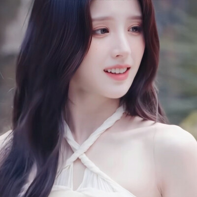 漂亮小女孩闪闪惹人爱