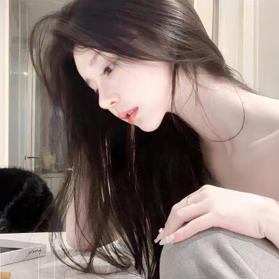 女