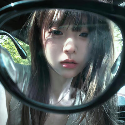 女