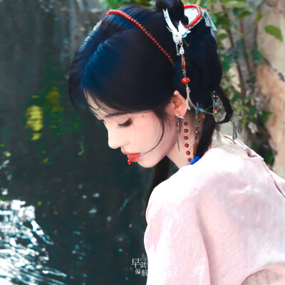 鞠婧祎