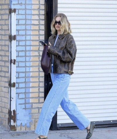 BY爱喝可乐的古娜小姐 