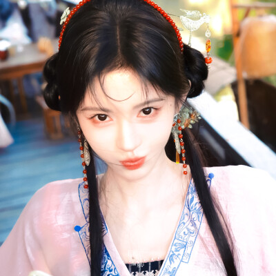 鞠婧祎