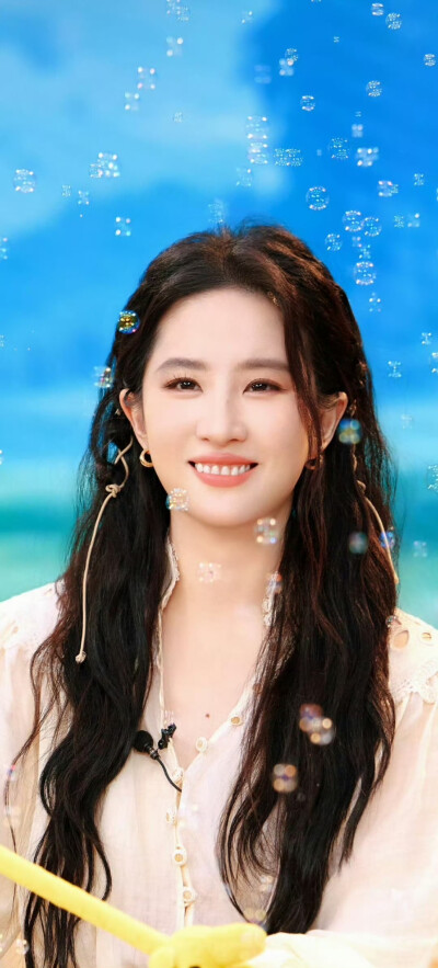 刘亦菲美团外卖生活方式代言人
刘亦菲美团外卖直播活动造型2025.5.19