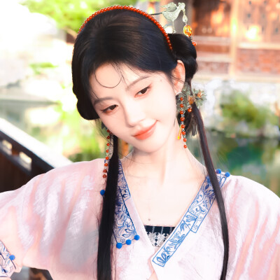 鞠婧祎