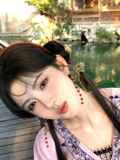 鞠婧祎