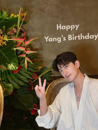 杨洋2025
