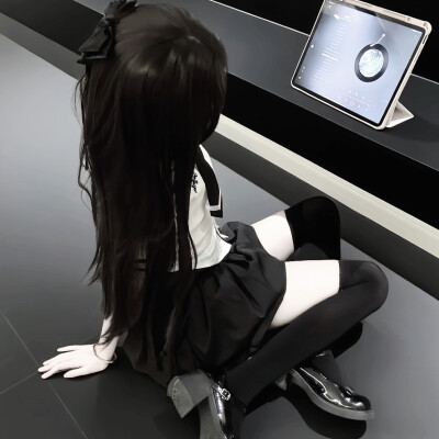 不与梨花同梦