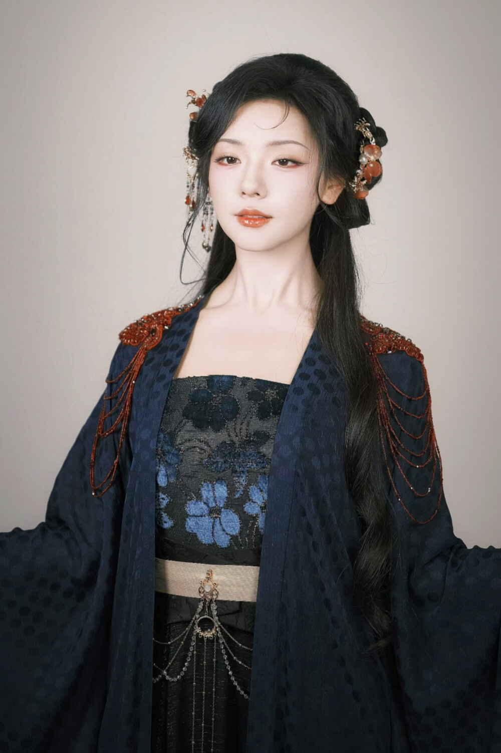 权明赫传 沈毓灵