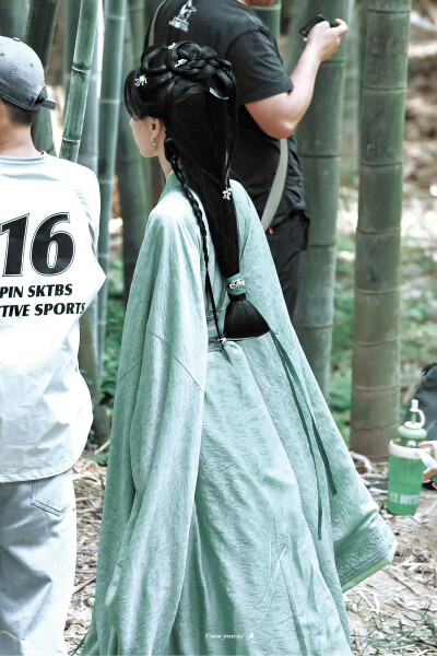 陈都灵