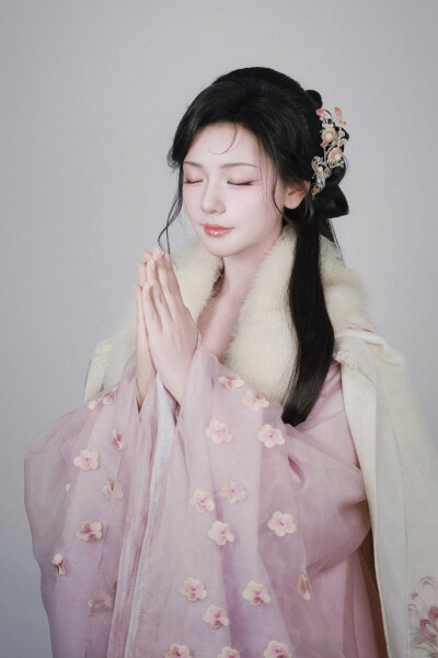 权明赫传 沈毓灵