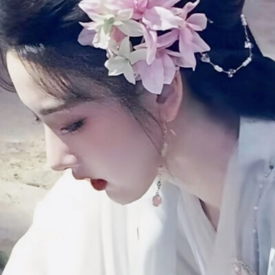 千里东风一梦遥