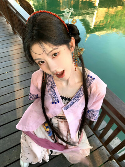 鞠婧祎