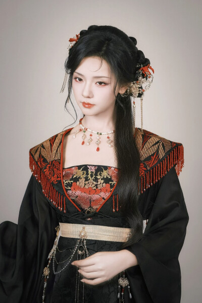 权明赫传 沈毓灵