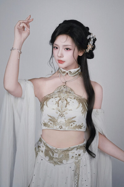 权明赫传 沈毓灵