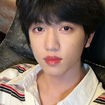 湿漉漉的小狗眼睛