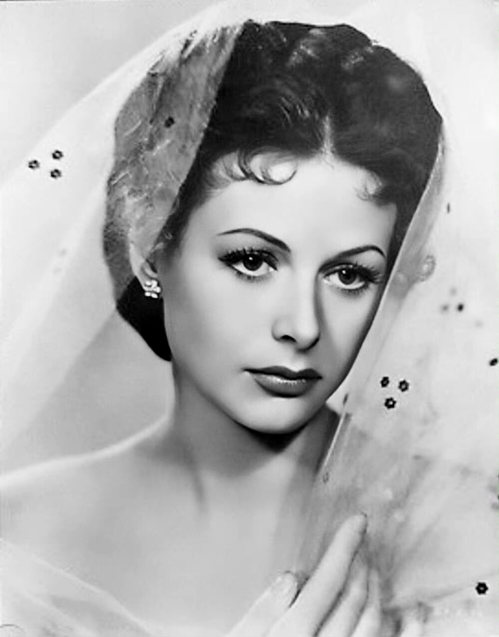 1944年海蒂拉玛HedyLamarr为电影《危险试验》拍摄剧照 ​​​
