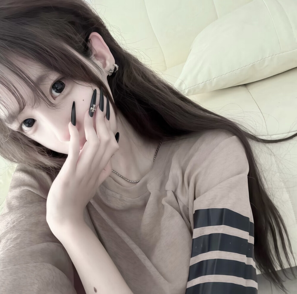 我呆呆的 你是丢弃还是牵住
女头