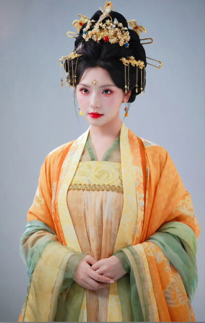 王云云