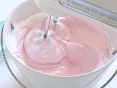 草莓甜品 粉色奶油