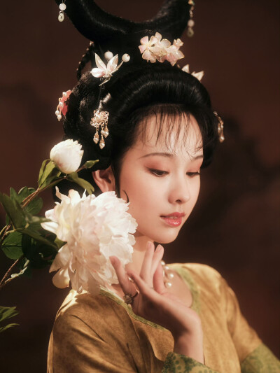 陈都灵