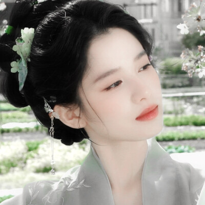 
“ 青衫烟雨客 似是故人来 ”
原图早就偏航了。