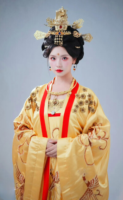 王云云