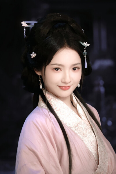 病鹤啄雪 苏若锦