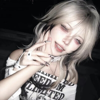 女头