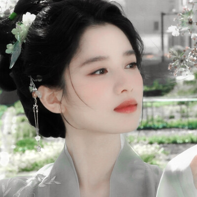 
“ 青衫烟雨客 似是故人来 ”
原图早就偏航了。