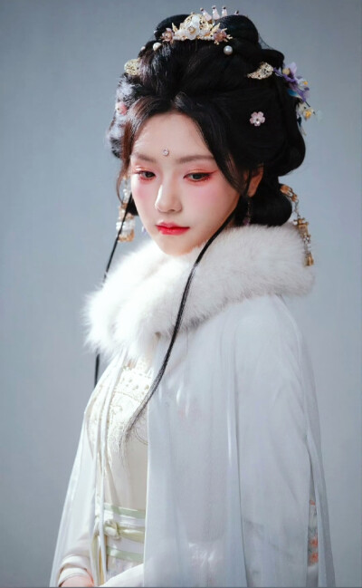王云云