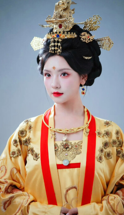 王云云