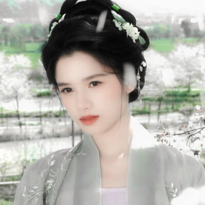 
“ 青衫烟雨客 似是故人来 ”
原图早就偏航了。