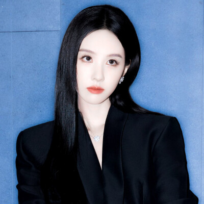 陈都灵.
