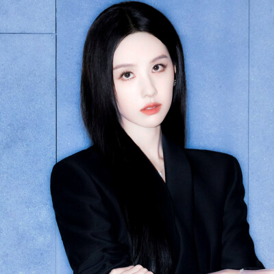 陈都灵.