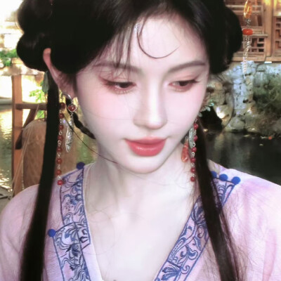 鞠婧祎