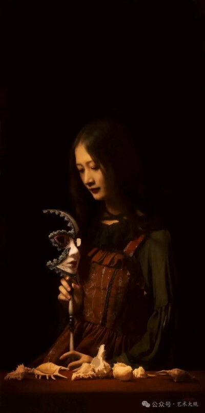刘诚是中国当代知名写实油画艺术家，他的新古典人物油作品以精致细腻的画功和诗意意境融合而广受艺术圈和收藏家的认可。