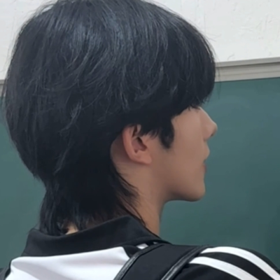 醒醒上体育课了