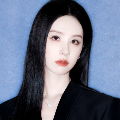 陈都灵.