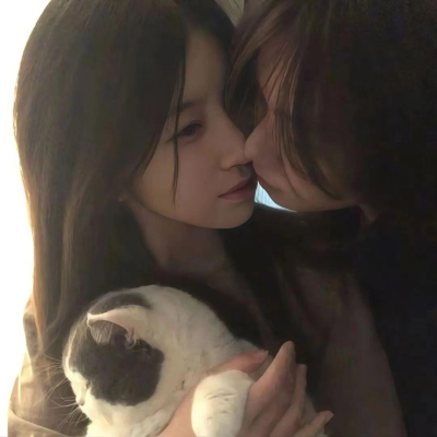 我不能谈恋爱 因为我只有一点点钱 我想自己用