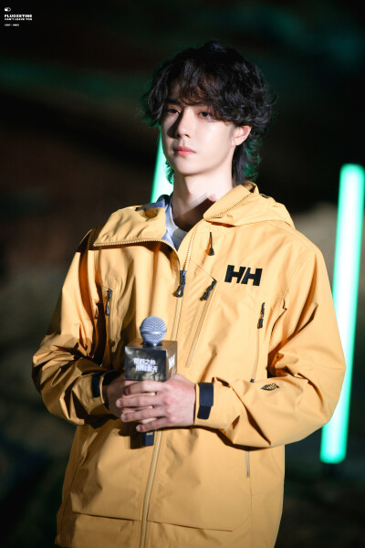 毫不夸张他真的比bjd还漂亮(˵¯͒〰¯͒˵) cr:logo
