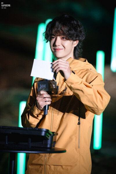 毫不夸张他真的比bjd还漂亮(˵¯͒〰¯͒˵) cr:logo