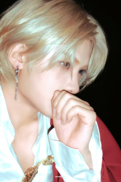 黄明昊