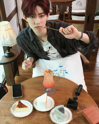 章昊