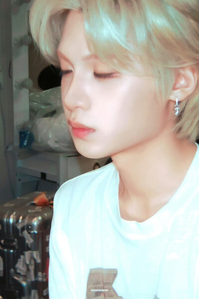 黄明昊