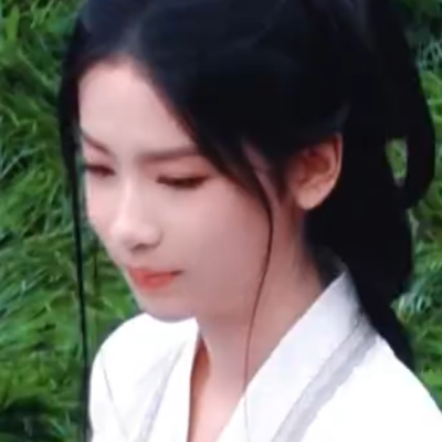 清冷挂的明珠